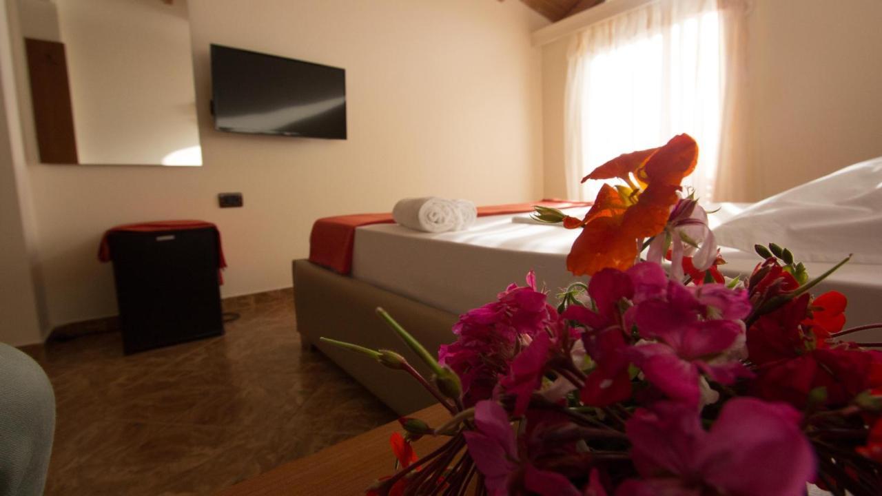 Paradise Lukova Hotel Экстерьер фото