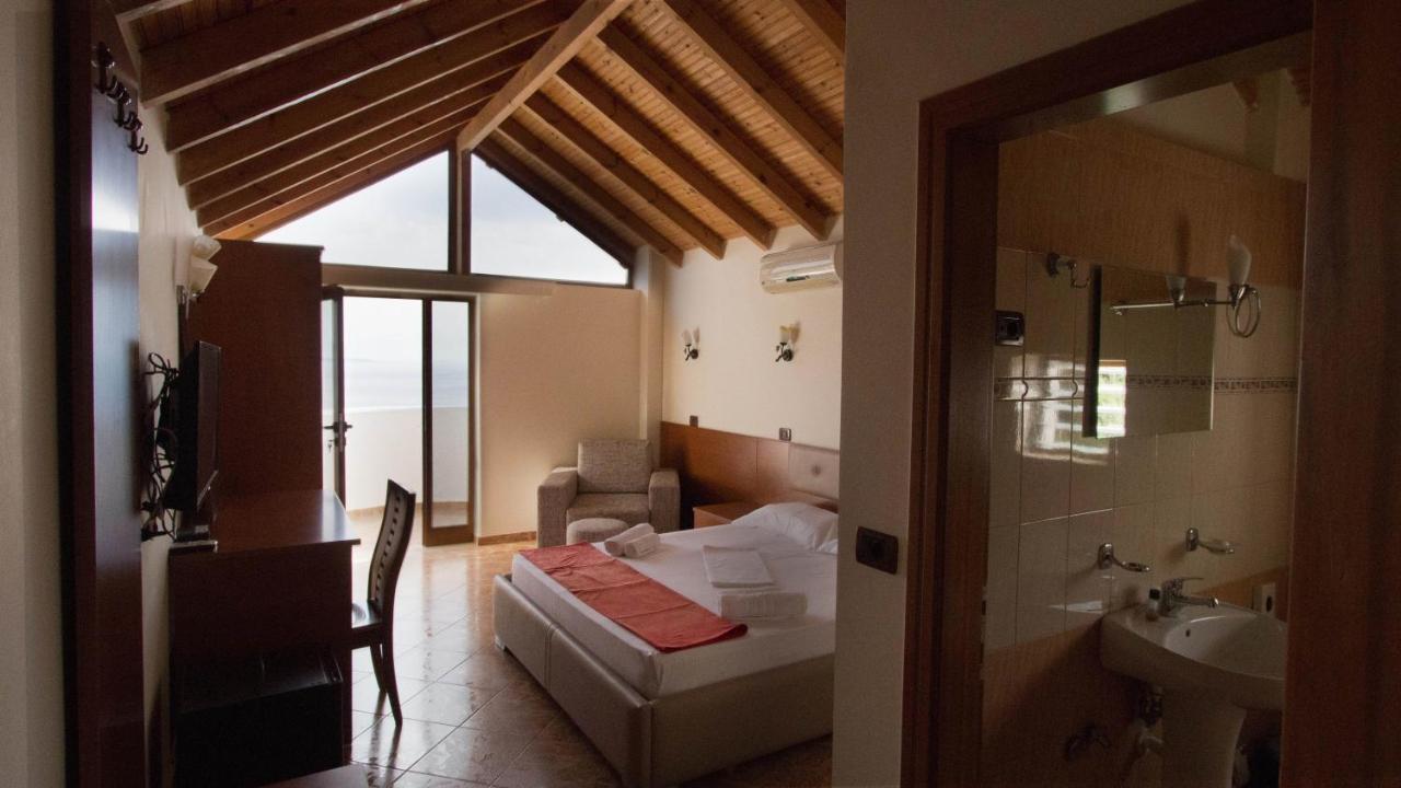 Paradise Lukova Hotel Экстерьер фото