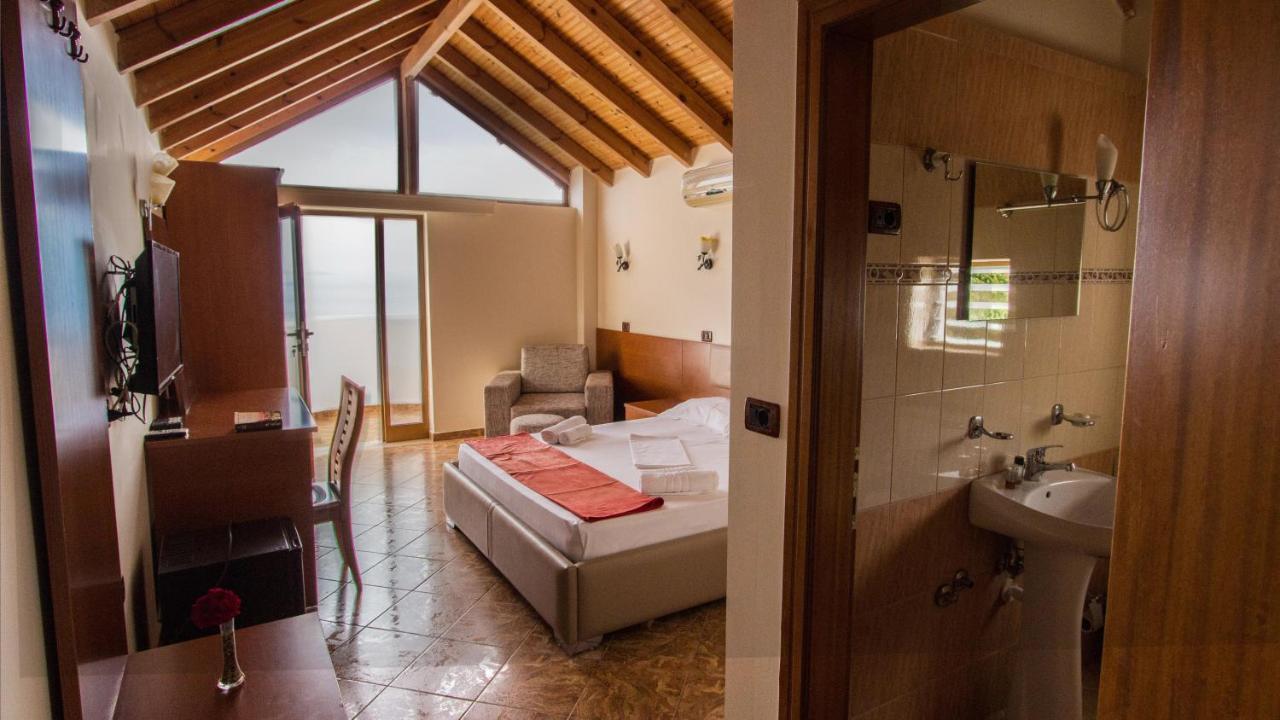 Paradise Lukova Hotel Экстерьер фото