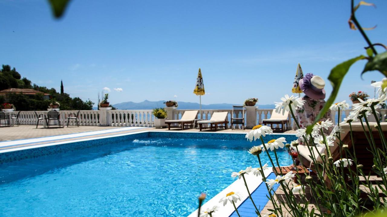 Paradise Lukova Hotel Экстерьер фото
