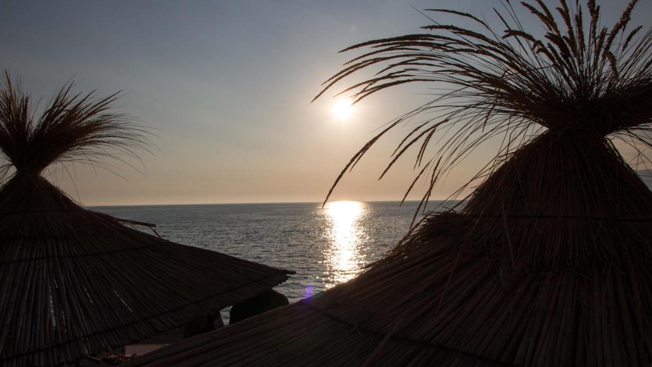 Paradise Lukova Hotel Экстерьер фото