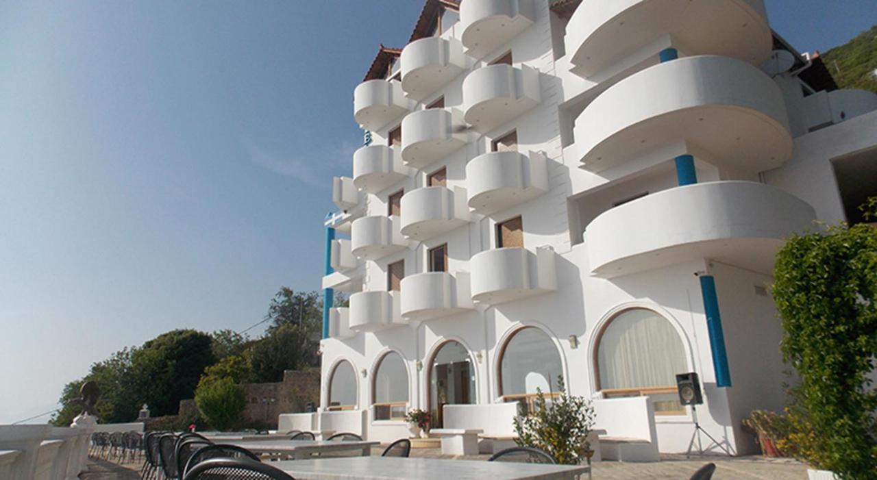 Paradise Lukova Hotel Экстерьер фото